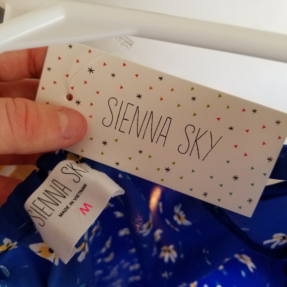 NWT Anthropologie Sienna Sky Blue Floral Top - Picture 3 of 3